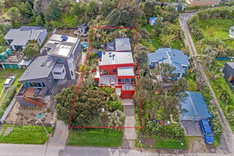 Photo of property in 11 Makorori Beach Road, Makorori, Gisborne, 4073
