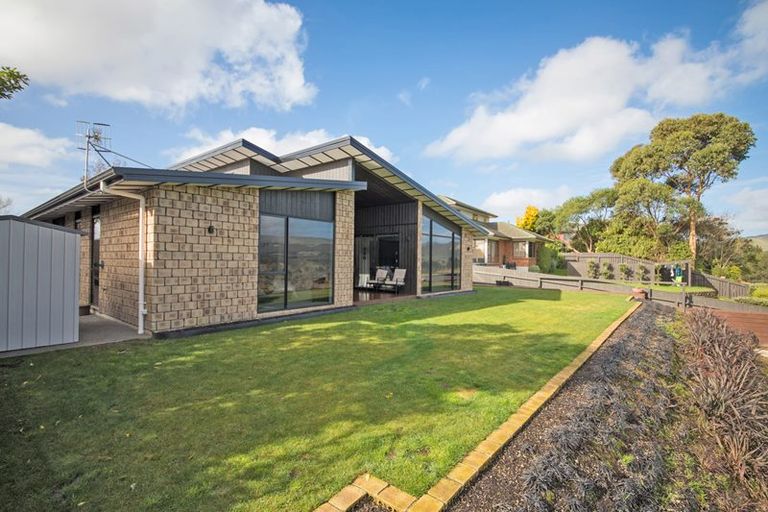 Photo of property in 64 Pacific Drive, Fitzherbert, Palmerston North, 4410