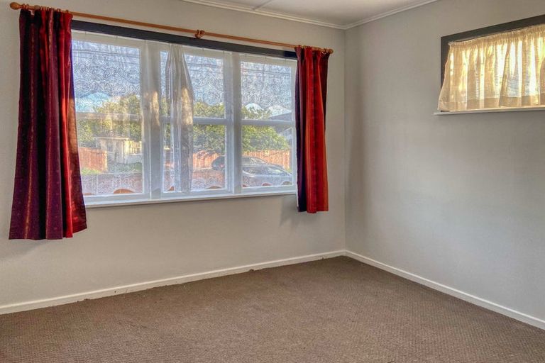 Photo of property in 1 Surrey Street, Manurewa, Auckland, 2102