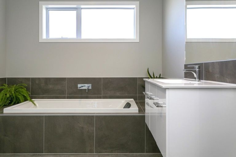 Photo of property in 295 Tauhara Ridge Drive, Richmond Heights, Taupo, 3330