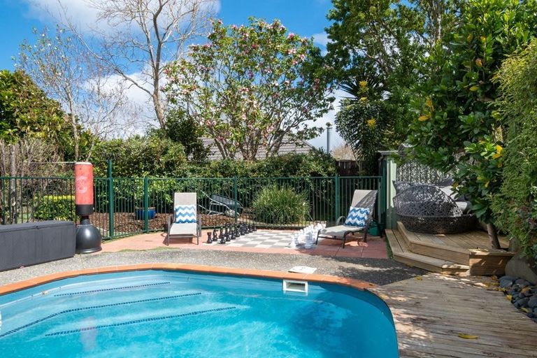 Photo of property in 39 Suncrest Drive, West Harbour, Auckland, 0618