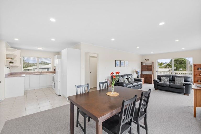 Photo of property in 14 Holiday Crescent, Mangawhai Heads, Mangawhai, 0505