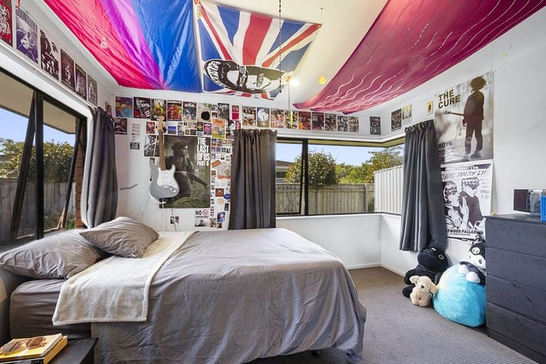 Photo of property in 16 Karina Road, Merrilands, New Plymouth, 4312