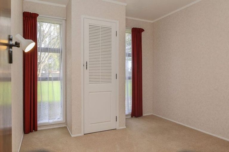 Photo of property in 17 Churchill Street, Levin, 5510