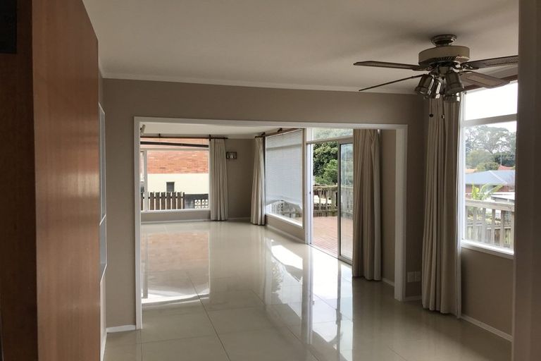 Photo of property in 20 Grenada Avenue, Forrest Hill, Auckland, 0620