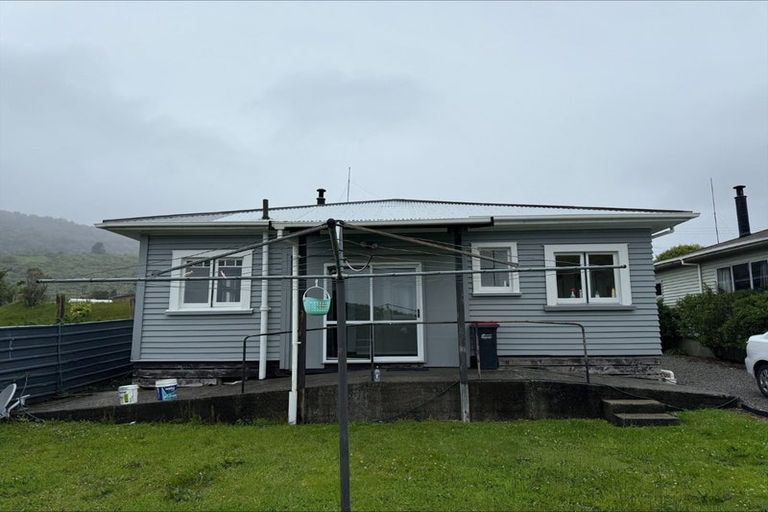 Photo of property in 56 Turumaha Street, Greymouth, 7805