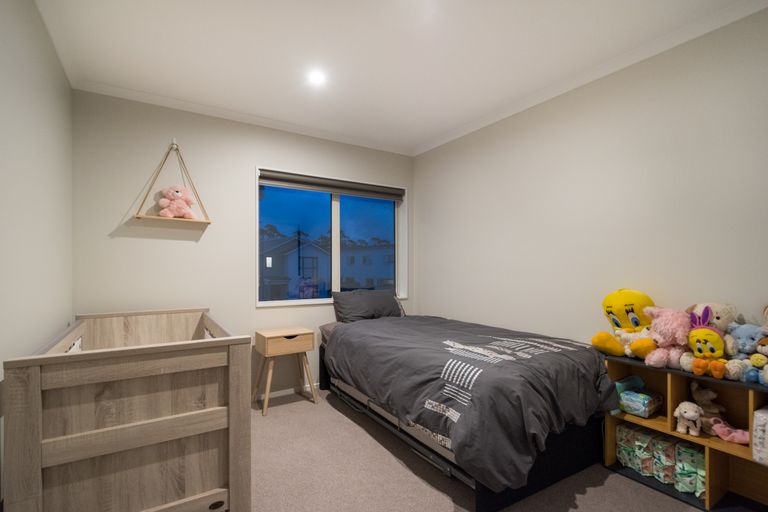 Photo of property in 6 Vincent Mcgrath Crescent, Swanson, Auckland, 0614