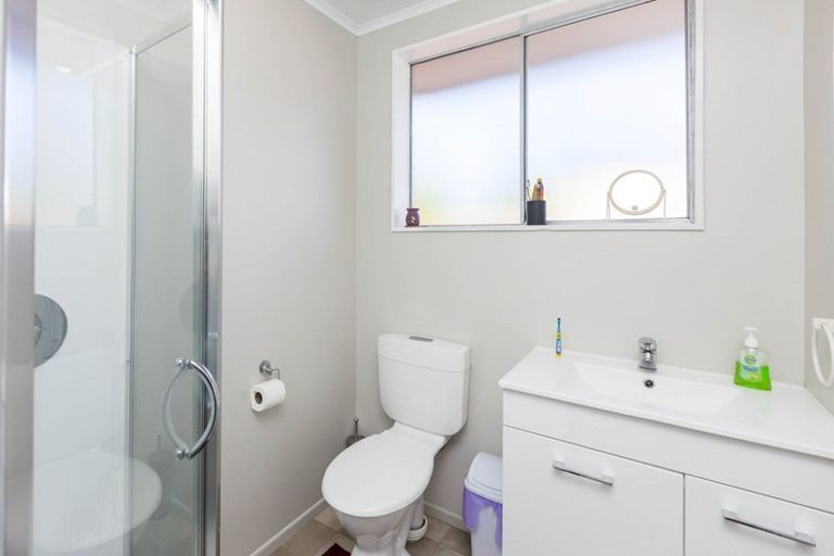 Photo of property in 2/39 Palmer Court, Silverstream, Upper Hutt, 5019