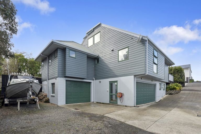 Photo of property in 906a East Coast Road, Northcross, Auckland, 0630