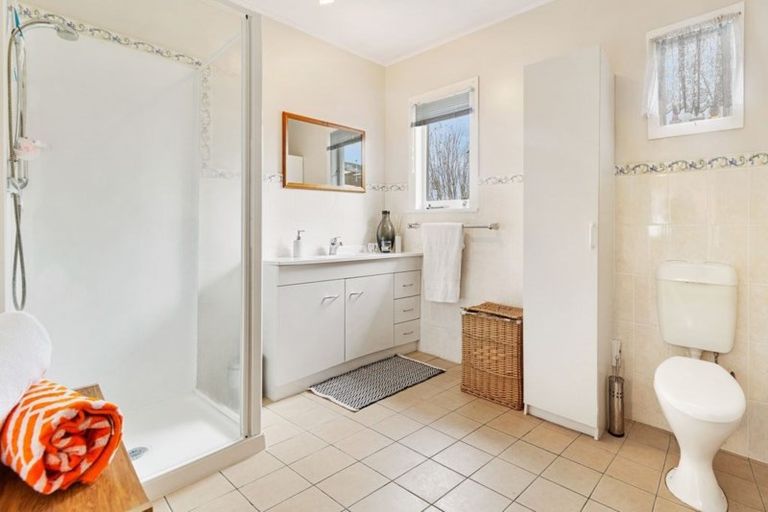 Photo of property in 1/93 Beach Road, Pahurehure, Papakura, 2113