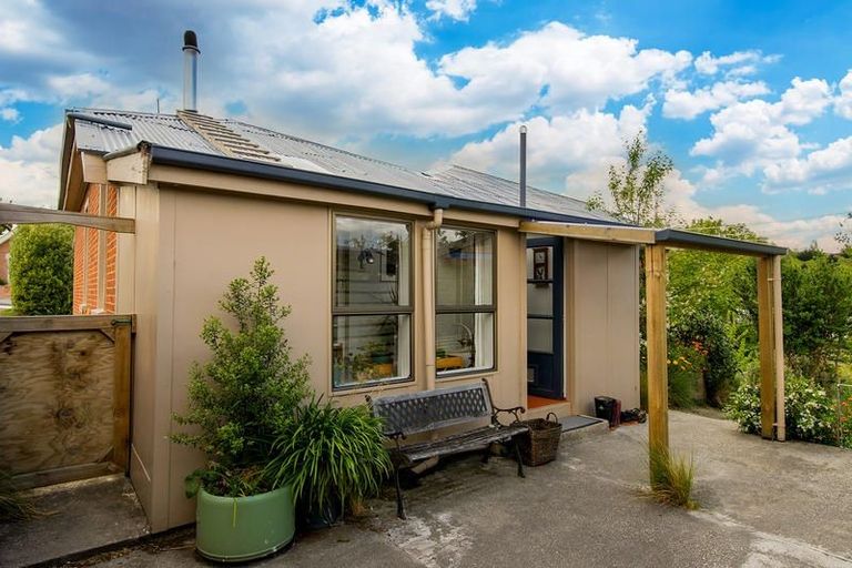 Photo of property in 21 Peel Street, Lawrence, 9532