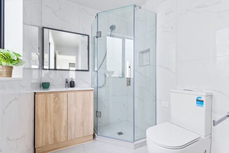 Photo of property in 106c Taikata Road, Te Atatu Peninsula, Auckland, 0610