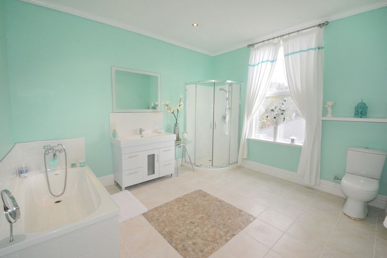 Photo of property in 23 Adderley Terrace, Ravensbourne, Dunedin, 9022