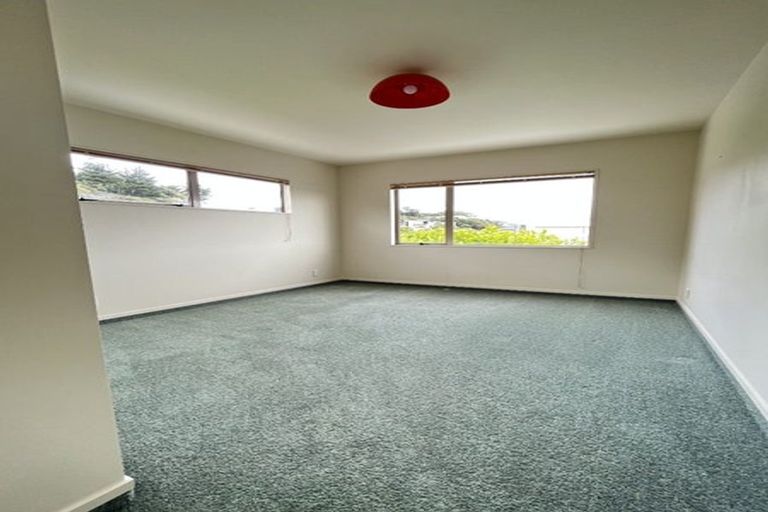 Photo of property in 2 Glengavel Grove, Papakowhai, Porirua, 5024