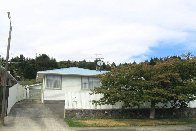 Photo of property in 6 Oregon Drive, Maoribank, Upper Hutt, 5018