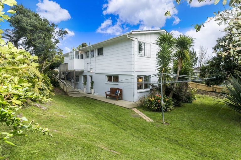 Photo of property in 13 Morriggia Place, Bayview, Auckland, 0629