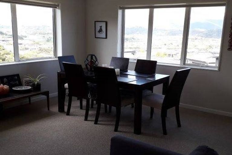 Photo of property in 28 Cosgrove Rise, Riverstone Terraces, Upper Hutt, 5018