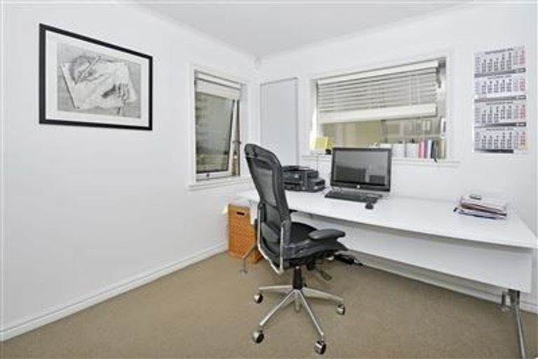 Photo of property in 28 Churchill Road, Murrays Bay, Auckland, 0630