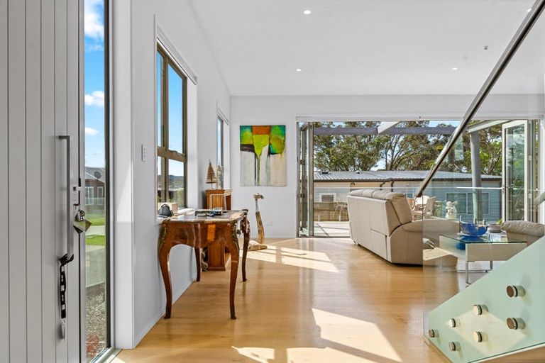 Photo of property in 6 Wendy Hood Way, Snells Beach, 0920