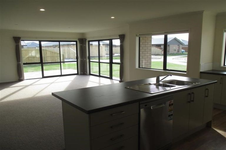 Photo of property in 50 Lewis Crescent, Rolleston, 7614