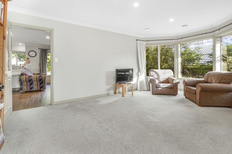 Photo of property in 6 Oakmont Place, Rototuna, Hamilton, 3210