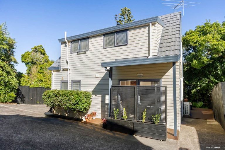 Photo of property in 2/6 Angelo Avenue, Howick, Auckland, 2014