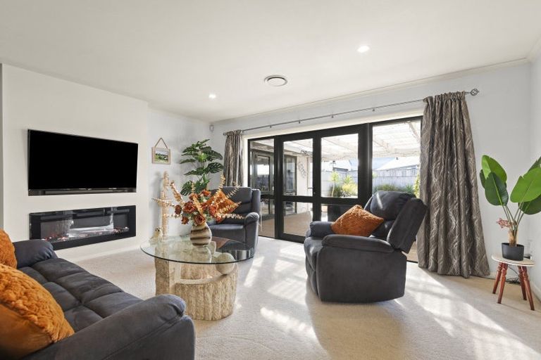 Photo of property in 3 Virginia Grove, Milson, Palmerston North, 4414