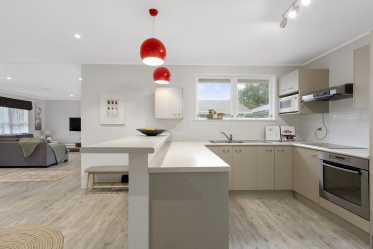 Photo of property in 9 Purata Place, Mangere Bridge, Auckland, 2022