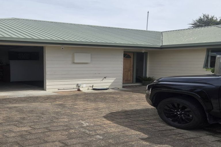 Photo of property in 2/75 Mclauchlan Street, Springlands, Blenheim, 7201