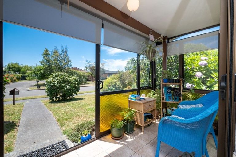 Photo of property in 2 Kotuku Place, Taradale, Napier, 4112