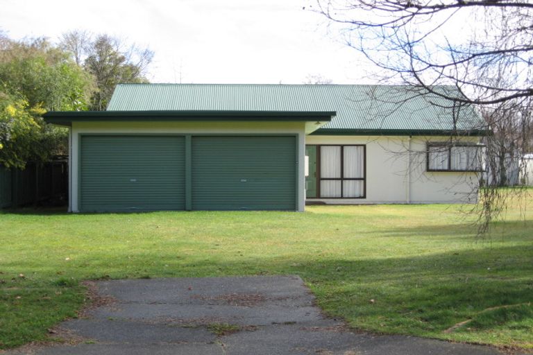 Photo of property in 4 Pearce Place, Kinloch, Taupo, 3377