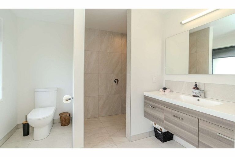 Photo of property in 11 The Lakes Drive, Kerikeri, 0230