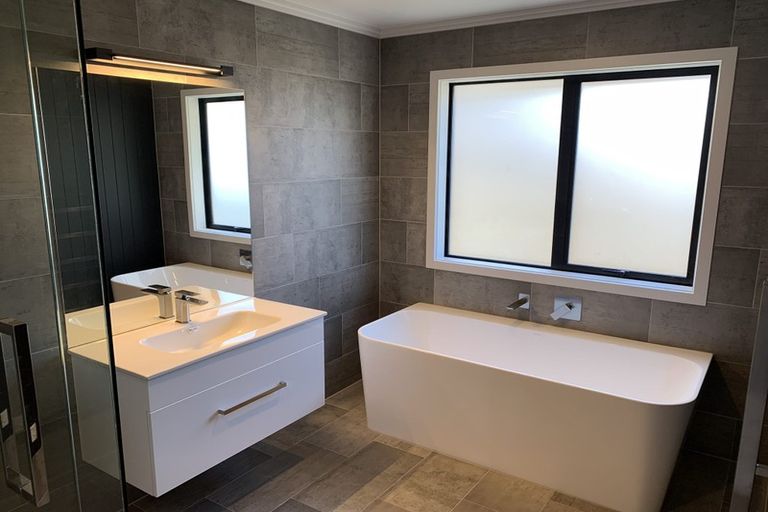 Photo of property in 11 Hamon Place, Pukehangi, Rotorua, 3015