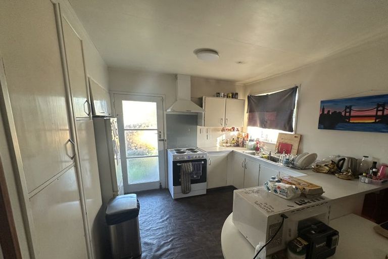 Photo of property in 1/215 Swanson Road, Henderson, Auckland, 0610