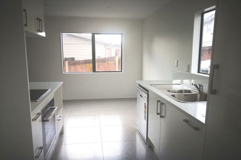 Photo of property in 39 Brunner Road, Glen Eden, Auckland, 0602