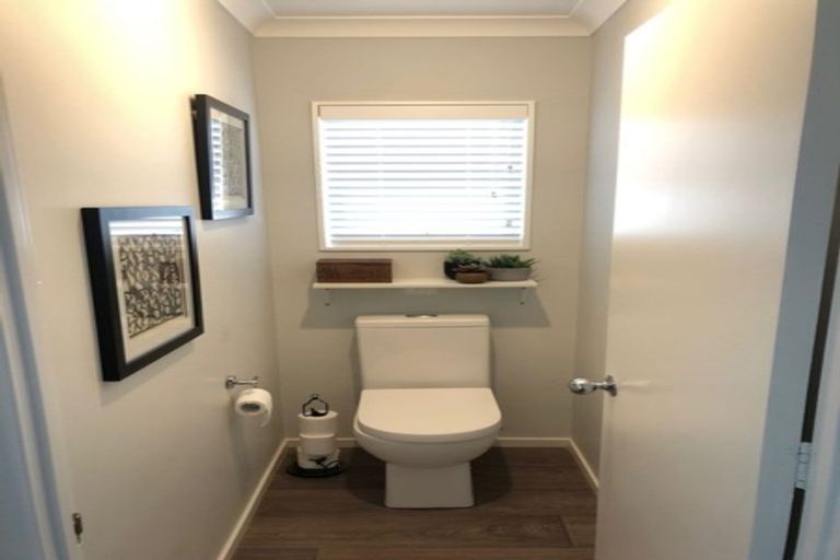 Photo of property in 6 Armitage Place, Tuakau, 2121