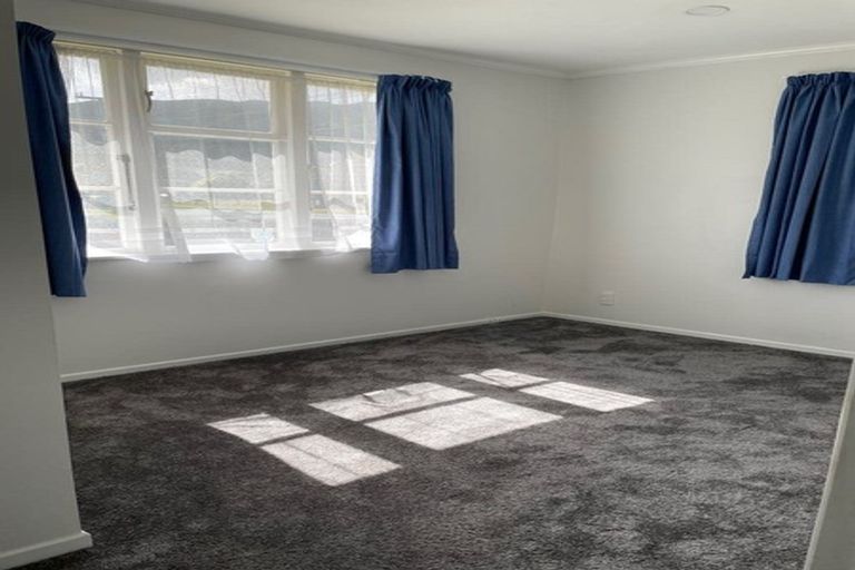 Photo of property in 191 Waddington Drive, Naenae, Lower Hutt, 5011
