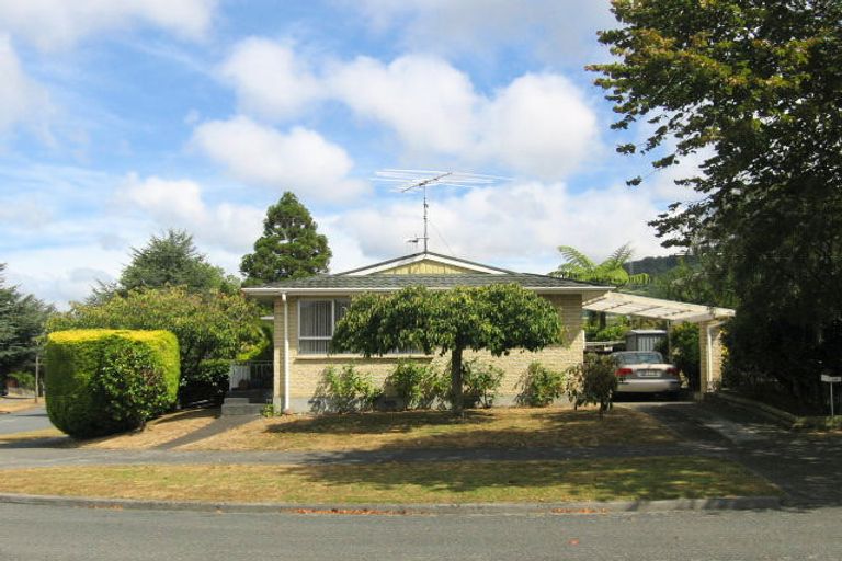 Photo of property in 1 Monterey Place, Totara Park, Upper Hutt, 5018