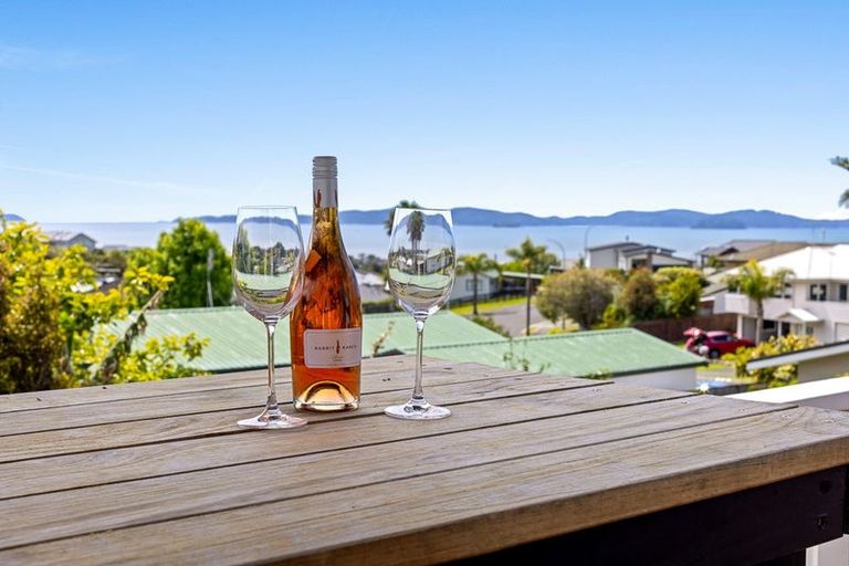 Photo of property in 4 Brampton Road, Snells Beach, 0920