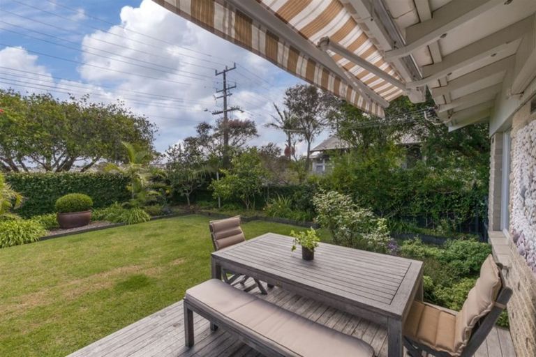 Photo of property in 1/86 Eversleigh Road, Belmont, Auckland, 0622