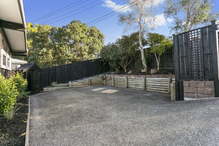 Photo of property in 1/237 Rangatira Road, Beach Haven, Auckland, 0626