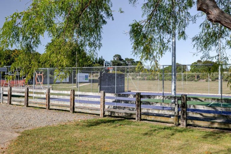 Photo of property in 11 Mount Biggs Road, Halcombe, 4779