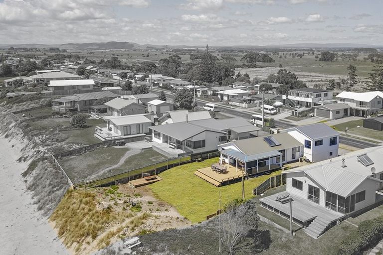 Photo of property in 393 Pukehina Parade, Pukehina, Te Puke, 3189