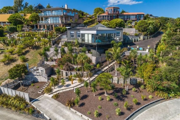 Photo of property in 61 Roberts Road, Matakatia, Whangaparaoa, 0930