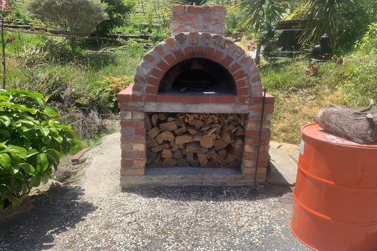 Photo of property in 1665 Matapouri Road, Matapouri, Whangarei, 0173