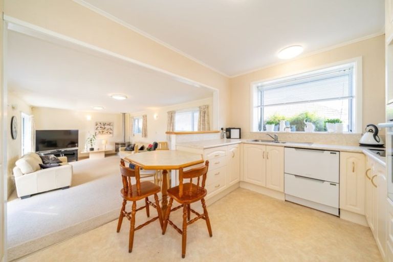 Photo of property in 5 Te Puni Grove, Elderslea, Upper Hutt, 5018