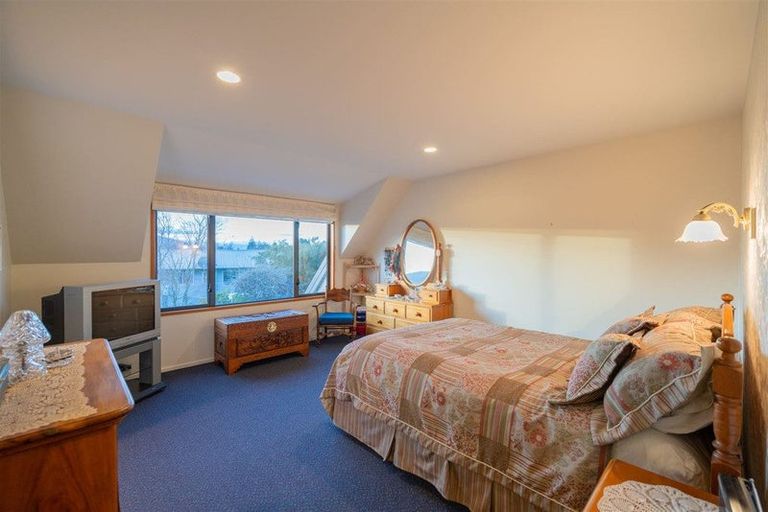 Photo of property in 8 Melland Place, Te Anau, 9600