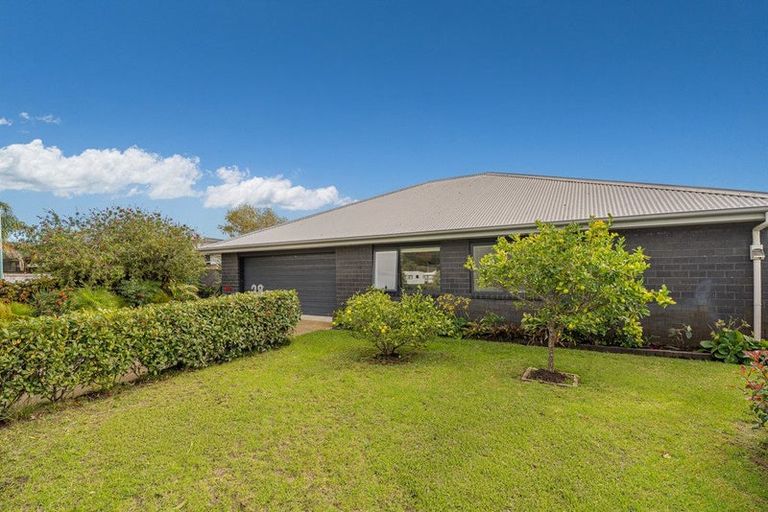Photo of property in 28 Motukorure Parade, Cooks Beach, Whitianga, 3591
