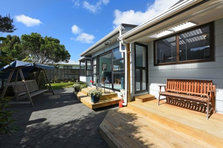 Photo of property in 6 Turon Crescent, Totara Park, Upper Hutt, 5018