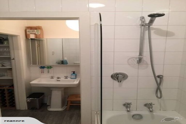 Photo of property in 6 Barton Terrace, Thorndon, Wellington, 6011